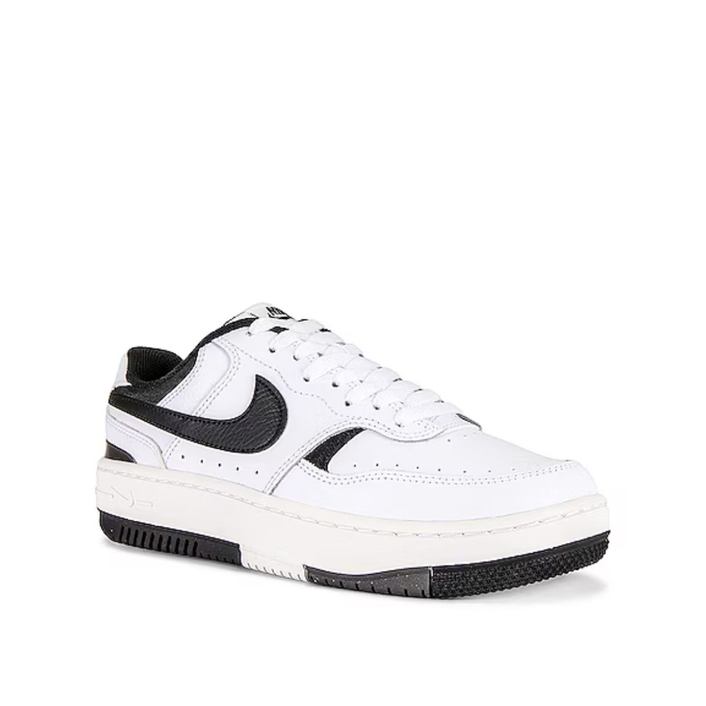 Woman’s Nike Gamma Force Sneakers
